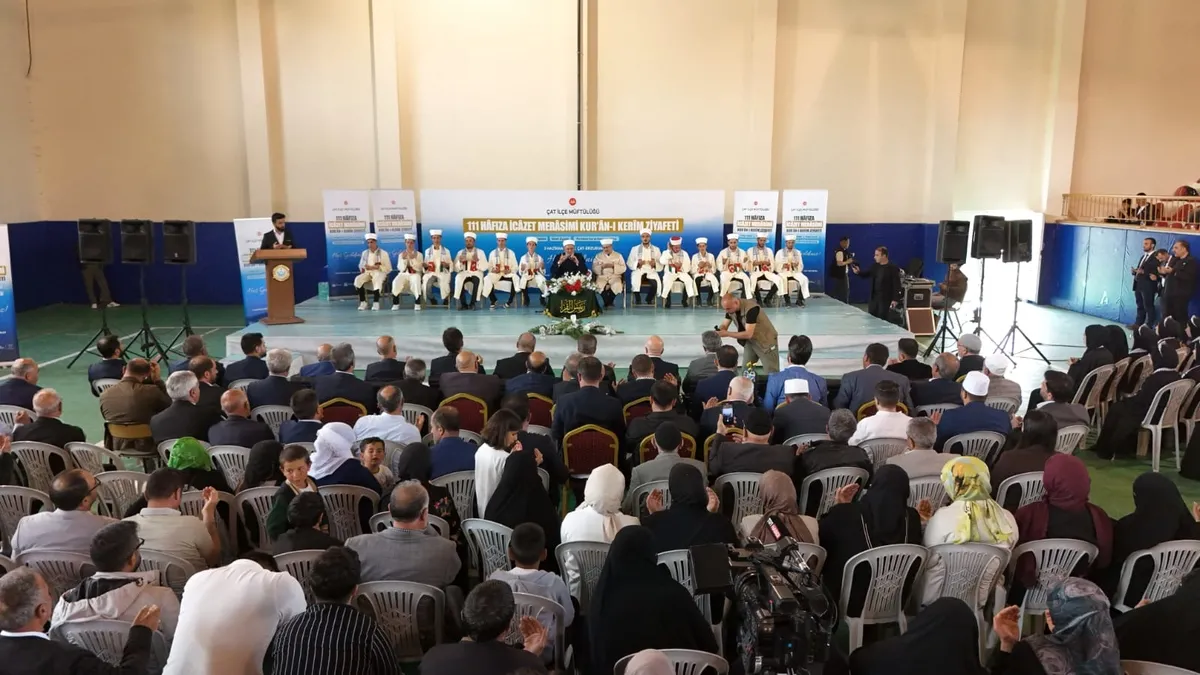 Çat'ta 111 Hafız İcazet Töreni